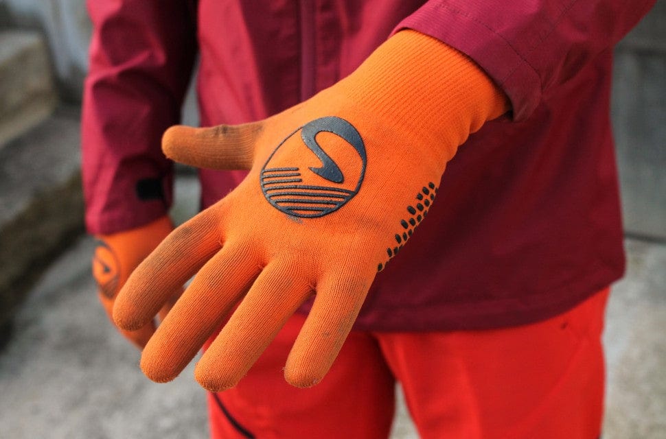 Offroad.cc reviews the Crosspoint Waterproof Knit Gloves
